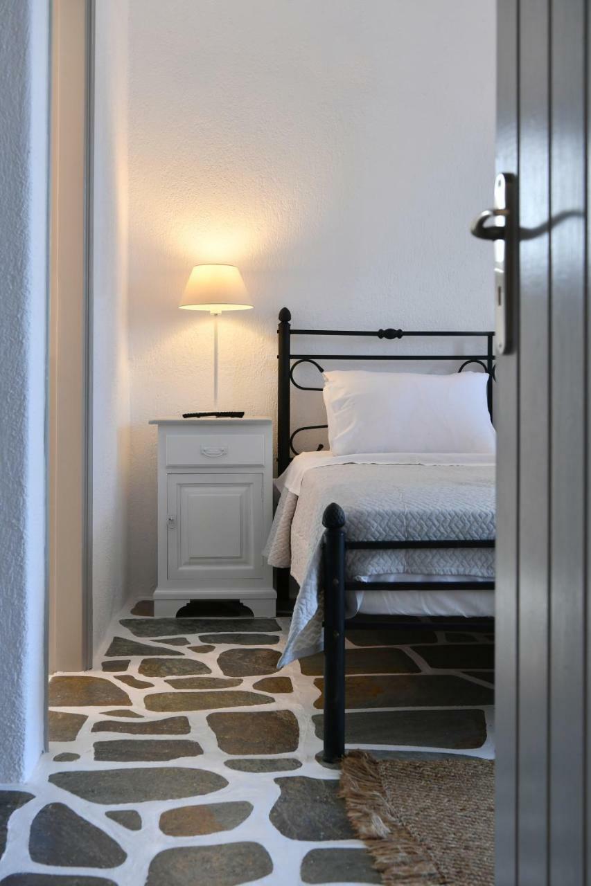 פארוס Santa Flora 3 Bedroom House A ParikiaaS Edge מראה חיצוני תמונה